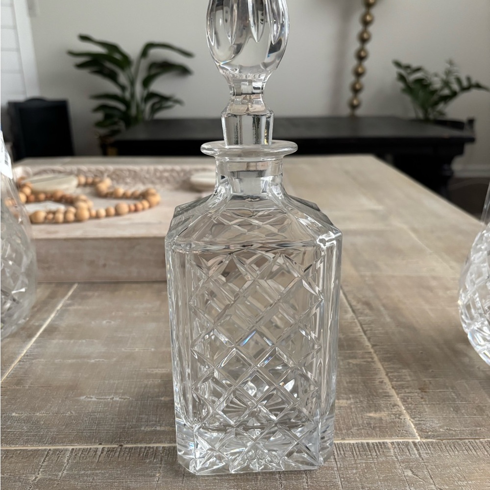 Elegant Clear Crystal Decanter